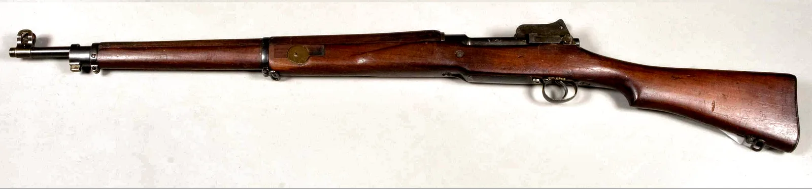 Pattern 14 rifle, left side, on a white background.
